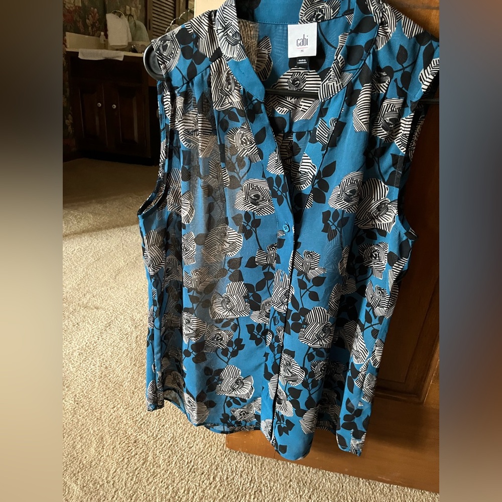 Cabi beautiful black and blue sleeveless blouse bought to wear under jacket.